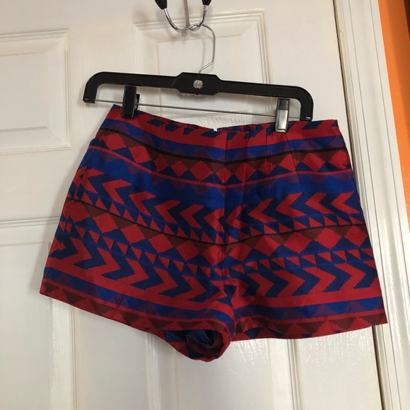 Geometric shorts - Picture 1 of 3
